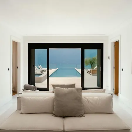 Alessandra - With Private Pool -** Hébergement de vacances